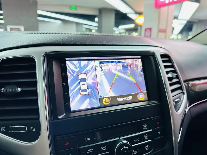 2013 Jeep Grand Cherokee SRT 6.4L 468HP V8 5AT,autocango,china used car exporter,china ev exporter,chinese used car exporter,chinese used ev exporter