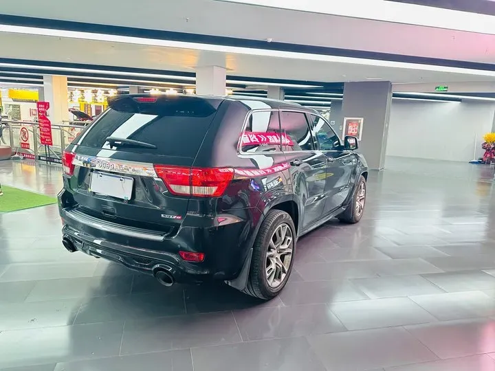 2013 Jeep Grand Cherokee SRT 6.4L 468HP V8 5AT,autocango,china used car exporter,china ev exporter,chinese used car exporter,chinese used ev exporter