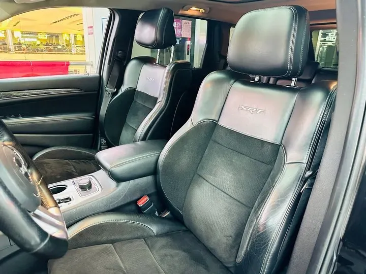 2013 Jeep Grand Cherokee SRT 6.4L 468HP V8 5AT,autocango,china used car exporter,china ev exporter,chinese used car exporter,chinese used ev exporter