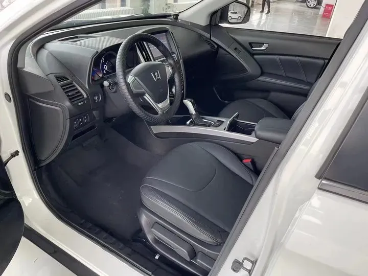 2014 Luxgen 6 SUV 1.8T 158HP L4 5AT,autocango,china used car exporter,china ev exporter,chinese used car exporter,chinese used ev exporter