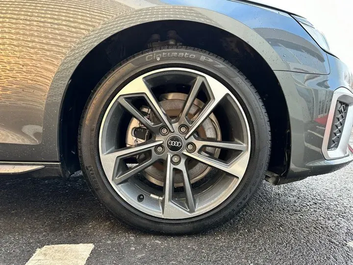 2022 Audi A4L 2.0T 190HP L4 7DCT,autocango,china used car exporter,china ev exporter,chinese used car exporter,chinese used ev exporter