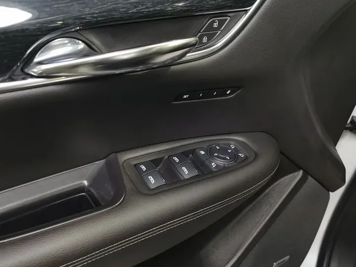 2020 Cadillac XT5 2.0T 241HP L4 9AT,autocango,china used car exporter,china ev exporter,chinese used car exporter,chinese used ev exporter