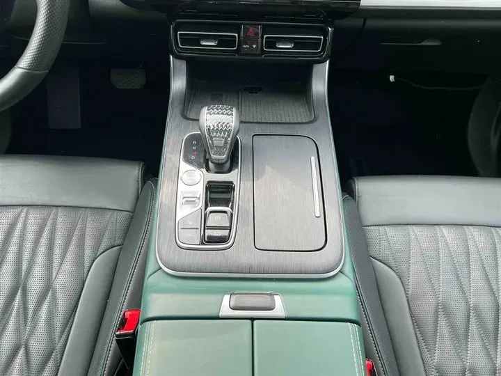 2022 GAC Trumpchi GS8 2.0T 252HP L4 8AT,autocango,china used car exporter,china ev exporter,chinese used car exporter,chinese used ev exporter