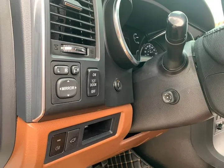 2010 Toyota Sequoia 5.7L 386HP V8 6AT,autocango,china used car exporter,china ev exporter,chinese used car exporter,chinese used ev exporter