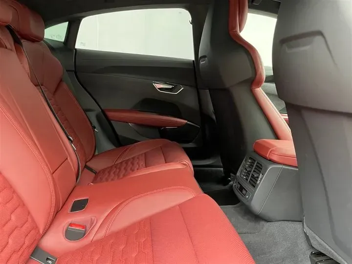 2023 Audi RS e-tron GT 2AT BEV 93.4KWH,autocango,china used car exporter,china ev exporter,chinese used car exporter,chinese used ev exporter