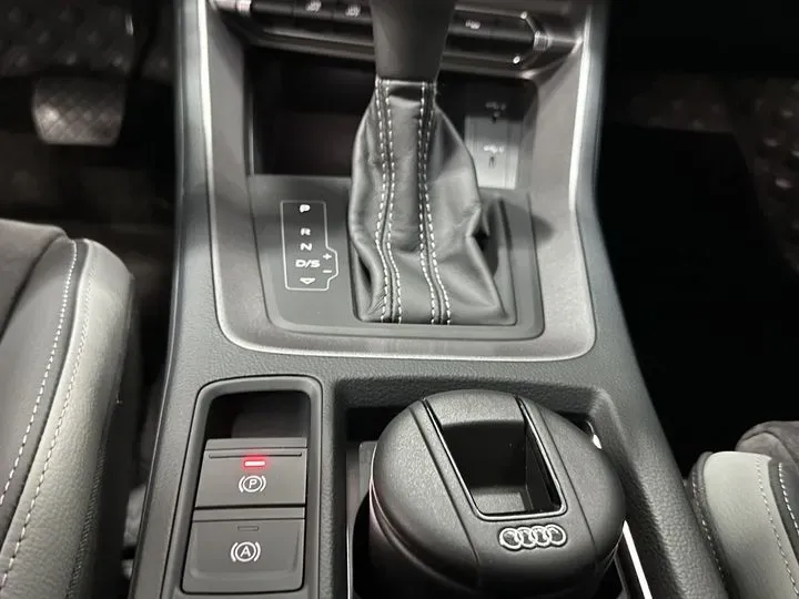 2022 Audi Q3 1.4T 150HP L4 7DCT,autocango,china used car exporter,china ev exporter,chinese used car exporter,chinese used ev exporter