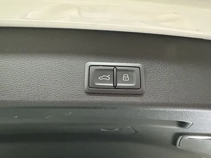 2022 Audi Q3 1.4T 150HP L4 7DCT,autocango,china used car exporter,china ev exporter,chinese used car exporter,chinese used ev exporter