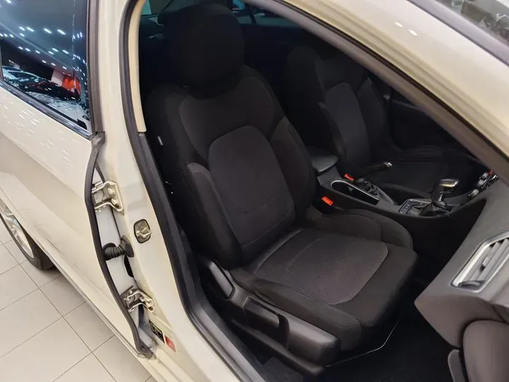 2016 DS 5LS 1.6T 167HP L4 6AT,autocango,china used car exporter,china ev exporter,chinese used car exporter,chinese used ev exporter