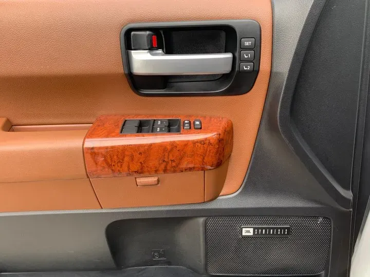 2010 Toyota Sequoia 5.7L 386HP V8 6AT,autocango,china used car exporter,china ev exporter,chinese used car exporter,chinese used ev exporter