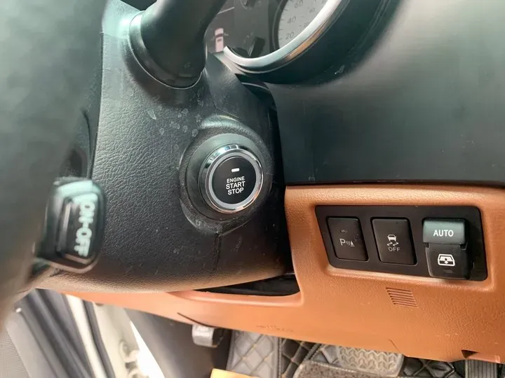 2010 Toyota Sequoia 5.7L 386HP V8 6AT,autocango,china used car exporter,china ev exporter,chinese used car exporter,chinese used ev exporter