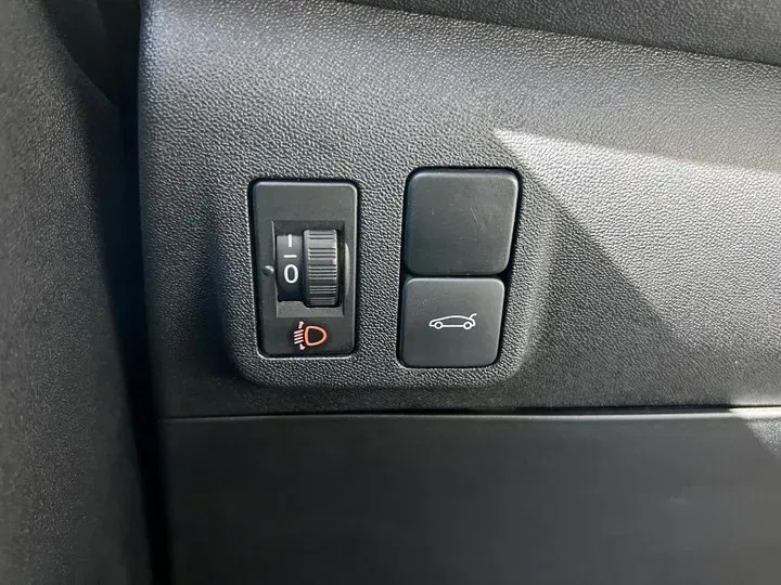 2014 Peugeot 301 1.6L 117HP L4 5MT,autocango,china used car exporter,china ev exporter,chinese used car exporter,chinese used ev exporter