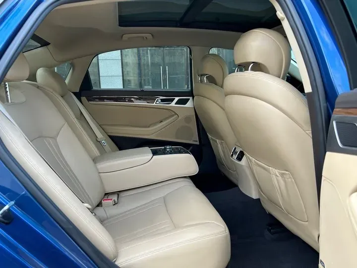 2015 Hyundai Cenesis 3.0L 257HP V6 8AT,autocango,china used car exporter,china ev exporter,chinese used car exporter,chinese used ev exporter