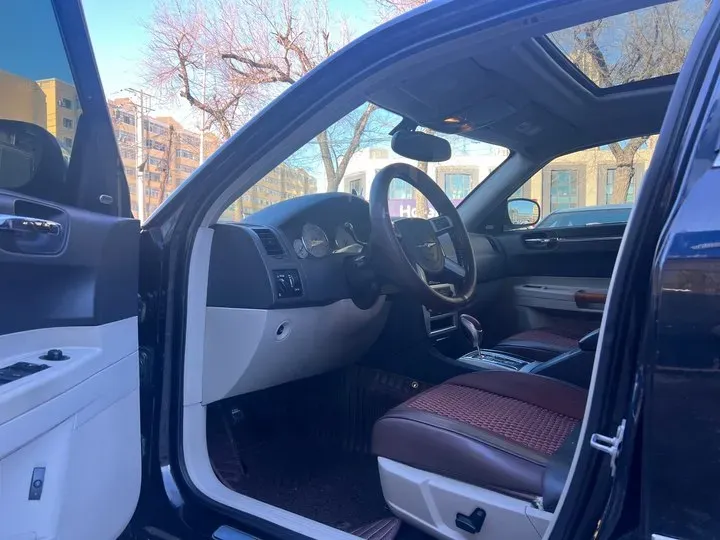 2007 Chrysler 300C 2.7L 206HP V6 4AT,autocango,china used car exporter,china ev exporter,chinese used car exporter,chinese used ev exporter