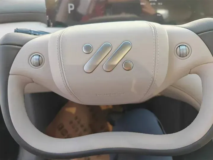 2023 IM LS6 BEV 71KWH,autocango,china used car exporter,china ev exporter,chinese used car exporter,chinese used ev exporter