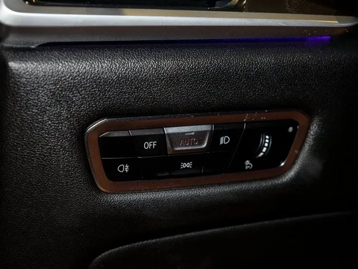 2021 BMW X7 3.0T 340HP L6 8AT,autocango,china used car exporter,china ev exporter,chinese used car exporter,chinese used ev exporter