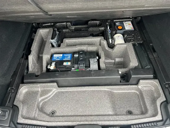 2022 Volvo XC60 2.0T 310HP L4 8AT PHEV 18.8KWH,autocango,china used car exporter,china ev exporter,chinese used car exporter,chinese used ev exporter