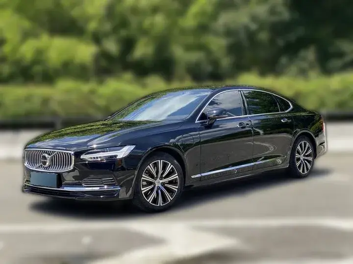 2022 Volvo S90 2.0T 303HP L4 8AT PHEV 11.6KWH