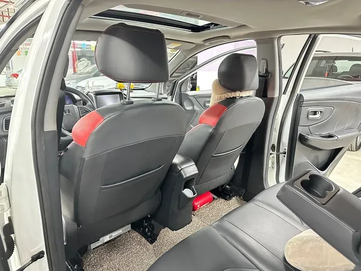 2017 Luxgen U5 SUV 1.6L 124HP L4 CVT,autocango,china used car exporter,china ev exporter,chinese used car exporter,chinese used ev exporter