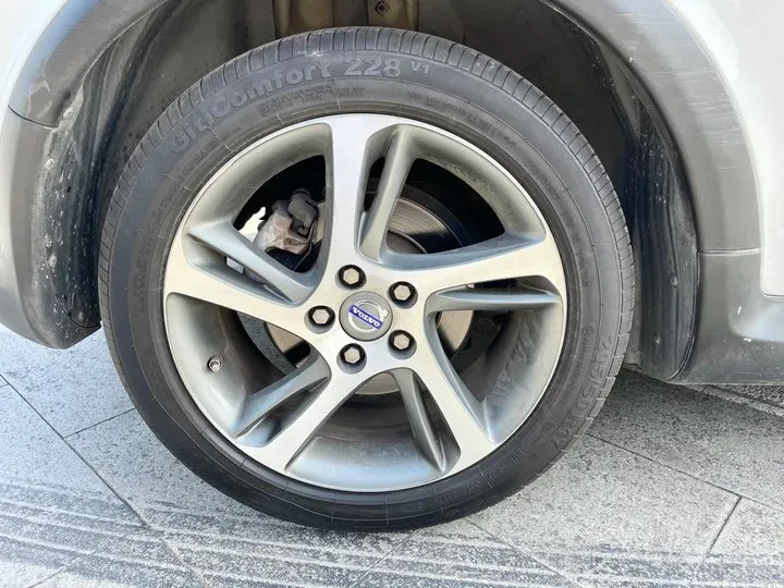 2013 Volvo C30 2.0L 145HP L4 6DCT,autocango,china used car exporter,china ev exporter,chinese used car exporter,chinese used ev exporter