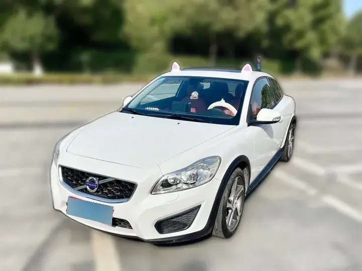 2013 Volvo C30 2.0L 145HP L4 6DCT