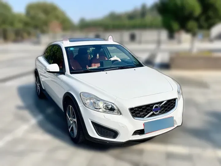 2013 Volvo C30 2.0L 145HP L4 6DCT,autocango,china used car exporter,china ev exporter,chinese used car exporter,chinese used ev exporter