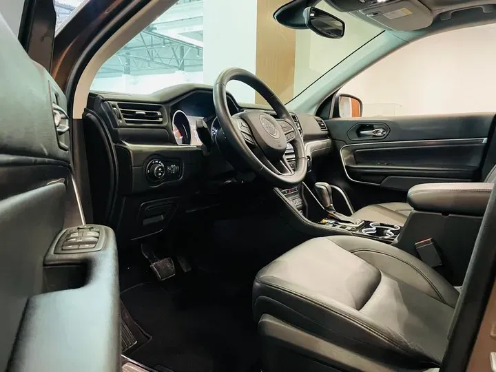 2018 Jeep Commander 2.0T 265HP L4 9AT,autocango,china used car exporter,china ev exporter,chinese used car exporter,chinese used ev exporter