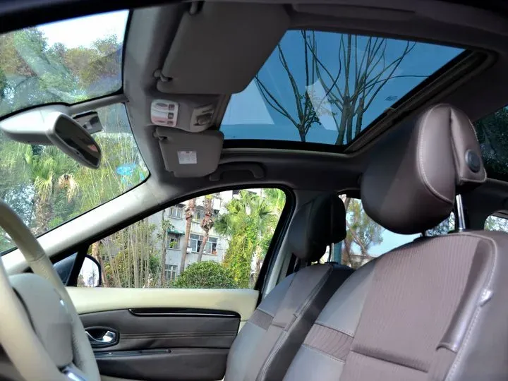 2012 Renault  Scenic Classic 2.0L 137HP L4 CVT,autocango,china used car exporter,china ev exporter,chinese used car exporter,chinese used ev exporter