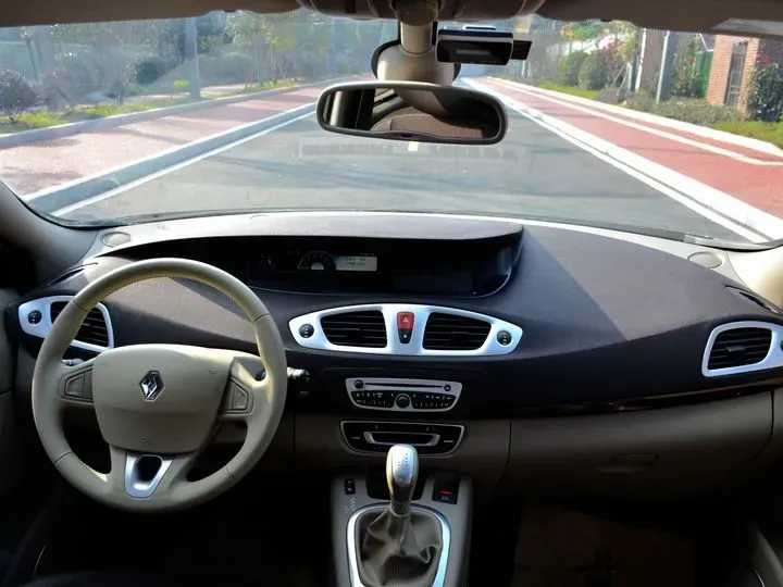 2012 Renault  Scenic Classic 2.0L 137HP L4 CVT,autocango,china used car exporter,china ev exporter,chinese used car exporter,chinese used ev exporter