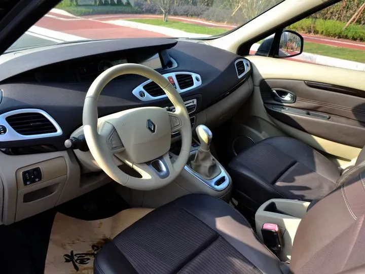 2012 Renault  Scenic Classic 2.0L 137HP L4 CVT,autocango,china used car exporter,china ev exporter,chinese used car exporter,chinese used ev exporter