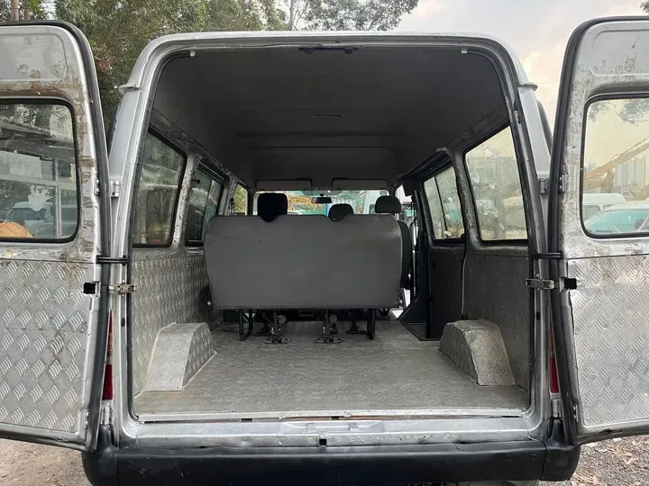 2009 Ford Classic Transit 2.8T 102HP L4 5MT,autocango,china used car exporter,china ev exporter,chinese used car exporter,chinese used ev exporter