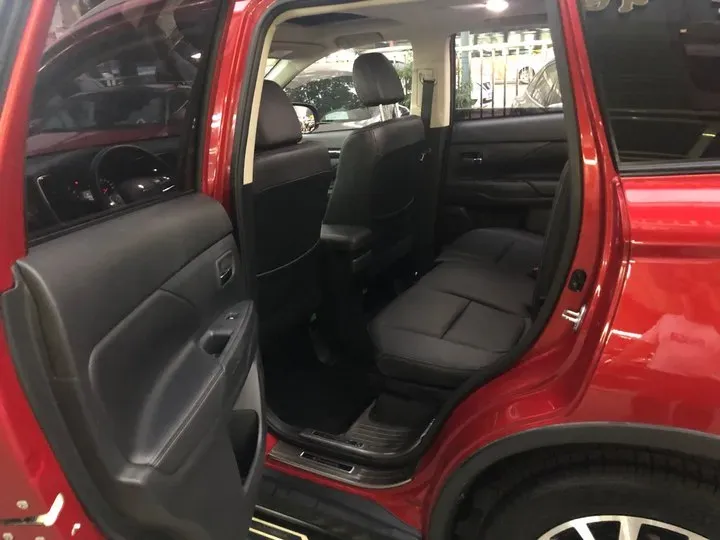 2018 Mitsubishi Outlander 2.0L 166HP L4 CVT,autocango,china used car exporter,china ev exporter,chinese used car exporter,chinese used ev exporter
