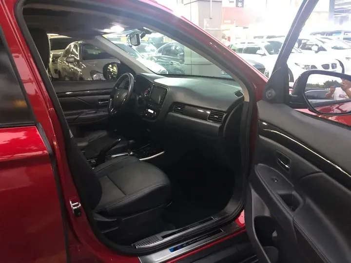 2018 Mitsubishi Outlander 2.0L 166HP L4 CVT,autocango,china used car exporter,china ev exporter,chinese used car exporter,chinese used ev exporter
