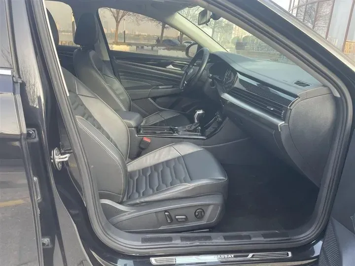 2019 Volkswagen Passat 2.0T 186HP L4 7DCT,autocango,china used car exporter,china ev exporter,chinese used car exporter,chinese used ev exporter