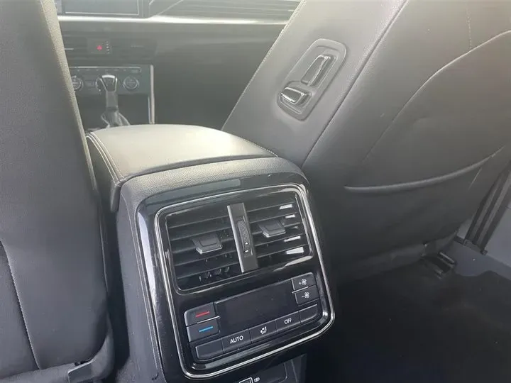 2019 Volkswagen Passat 2.0T 186HP L4 7DCT,autocango,china used car exporter,china ev exporter,chinese used car exporter,chinese used ev exporter