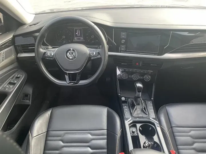 2019 Volkswagen Passat 2.0T 186HP L4 7DCT,autocango,china used car exporter,china ev exporter,chinese used car exporter,chinese used ev exporter