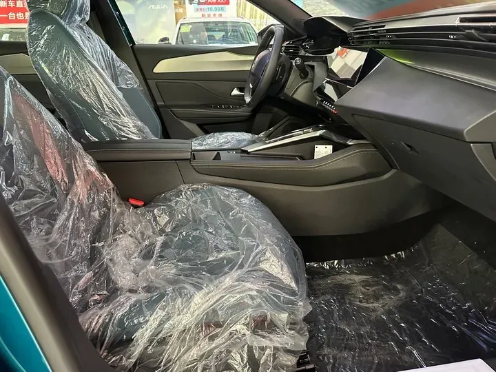 2023 Peugeot 408X 1.6T 175HP L4 8AT,autocango,china used car exporter,china ev exporter,chinese used car exporter,chinese used ev exporter