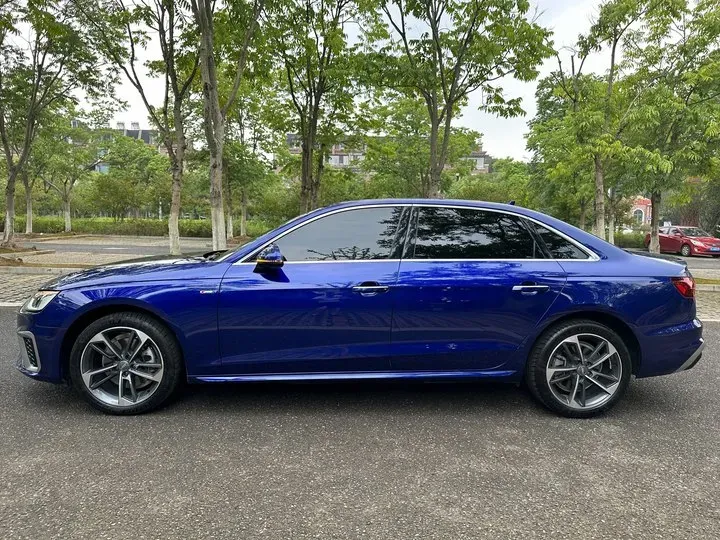 2022 Audi A4L 2.0T 190HP L4 7DCT,autocango,china used car exporter,china ev exporter,chinese used car exporter,chinese used ev exporter