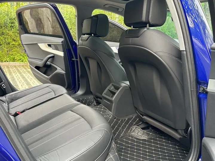 2022 Audi A4L 2.0T 190HP L4 7DCT,autocango,china used car exporter,china ev exporter,chinese used car exporter,chinese used ev exporter