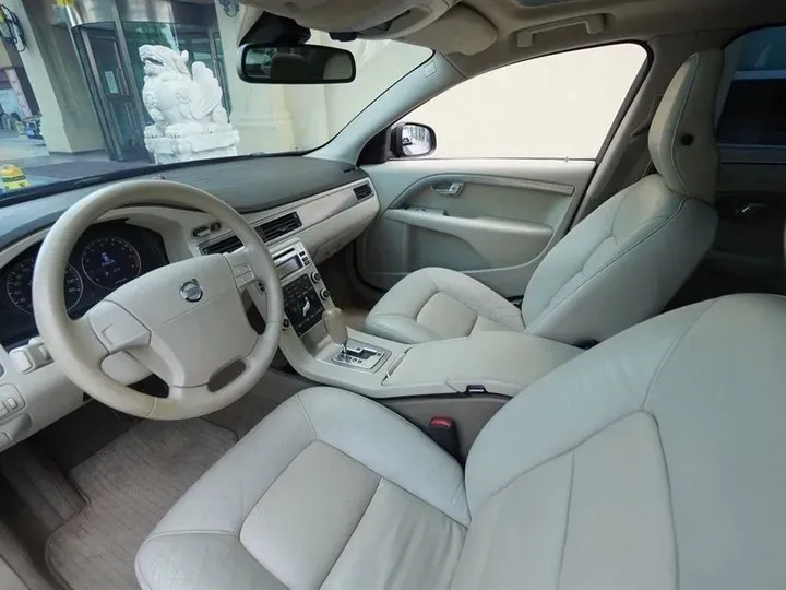 2007 Volvo S80 2.5T 200HP L5 6AT,autocango,china used car exporter,china ev exporter,chinese used car exporter,chinese used ev exporter