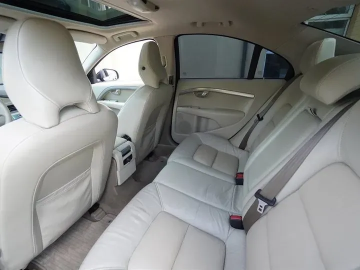 2007 Volvo S80 2.5T 200HP L5 6AT,autocango,china used car exporter,china ev exporter,chinese used car exporter,chinese used ev exporter