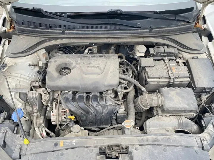 2016 Hyundai Elantra 1.6L 130HP L4 6AT,autocango,china used car exporter,china ev exporter,chinese used car exporter,chinese used ev exporter