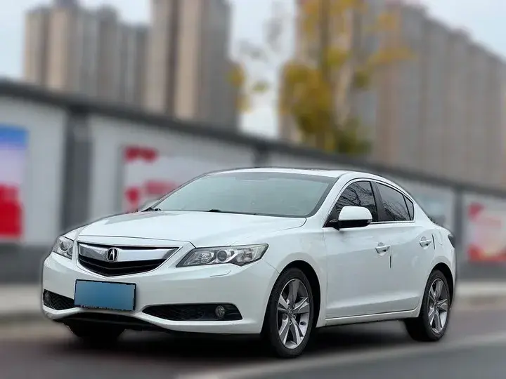 2013 Acura ILX 2.0L 152HP L4 5AT