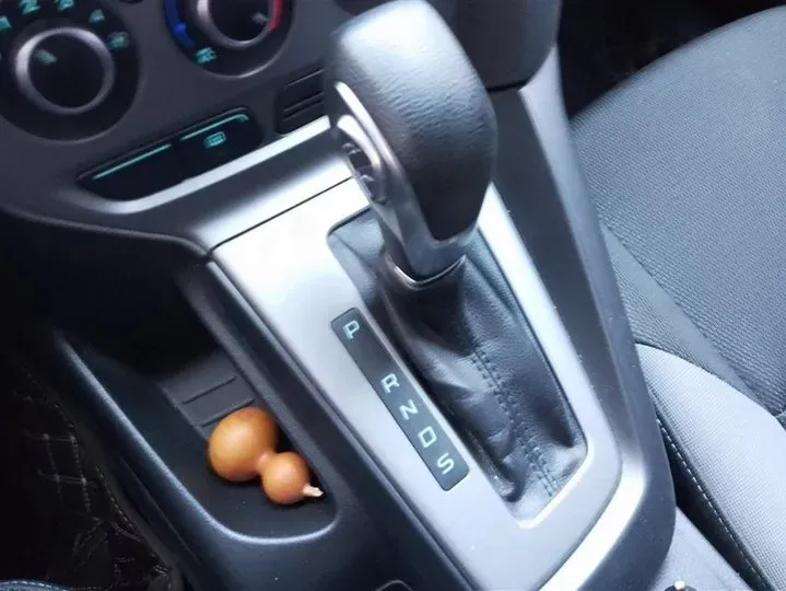 2012 Ford Focus 1.6L 125HP L4 6DCT,autocango,china used car exporter,china ev exporter,chinese used car exporter,chinese used ev exporter