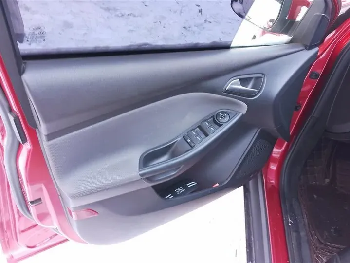 2012 Ford Focus 1.6L 125HP L4 6DCT,autocango,china used car exporter,china ev exporter,chinese used car exporter,chinese used ev exporter