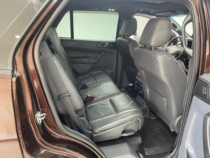 2017 Ford Everest 2.0T 245HP L4 6AT,autocango,china used car exporter,china ev exporter,chinese used car exporter,chinese used ev exporter