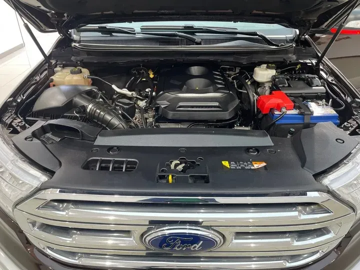 2017 Ford Everest 2.0T 245HP L4 6AT,autocango,china used car exporter,china ev exporter,chinese used car exporter,chinese used ev exporter