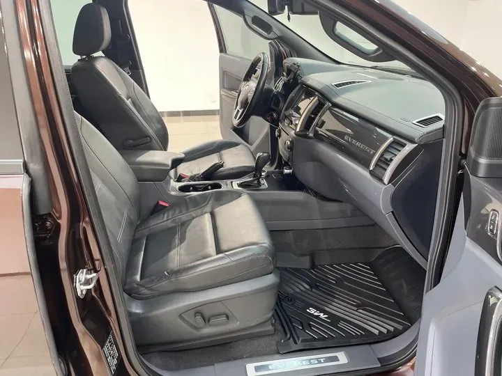 2017 Ford Everest 2.0T 245HP L4 6AT,autocango,china used car exporter,china ev exporter,chinese used car exporter,chinese used ev exporter