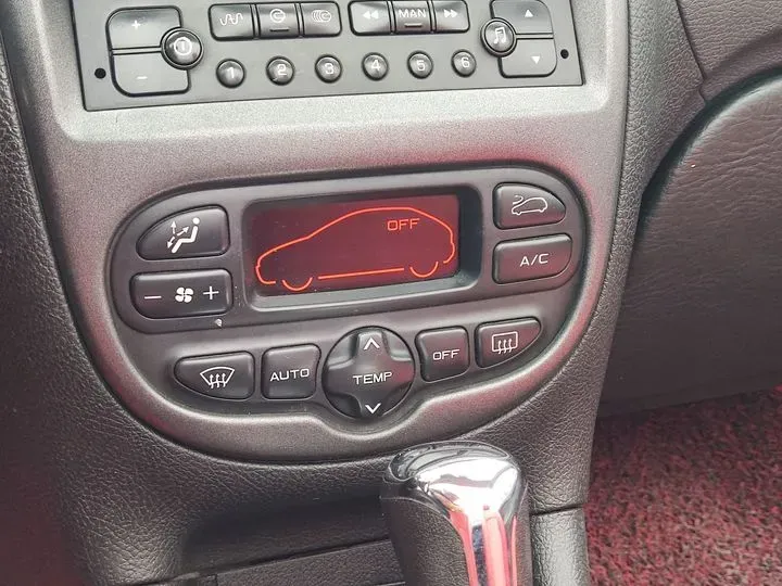 2007 Peugeot 206 1.6L 109HP L4 4AT,autocango,china used car exporter,china ev exporter,chinese used car exporter,chinese used ev exporter