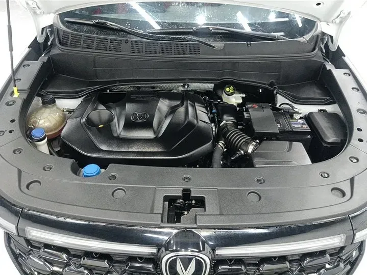 2021 ChangAn CS35 Plus 1.4T 160HP L4 7DCT,autocango,china used car exporter,china ev exporter,chinese used car exporter,chinese used ev exporter