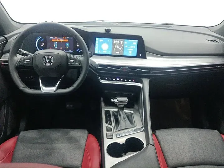 2021 ChangAn CS35 Plus 1.4T 160HP L4 7DCT,autocango,china used car exporter,china ev exporter,chinese used car exporter,chinese used ev exporter